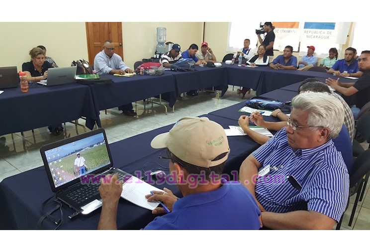 T&eacute;cnicos del Inta aprenden nuevas t&eacute;cnicas para el manejo y mejoramiento de la semilla en arroz secano